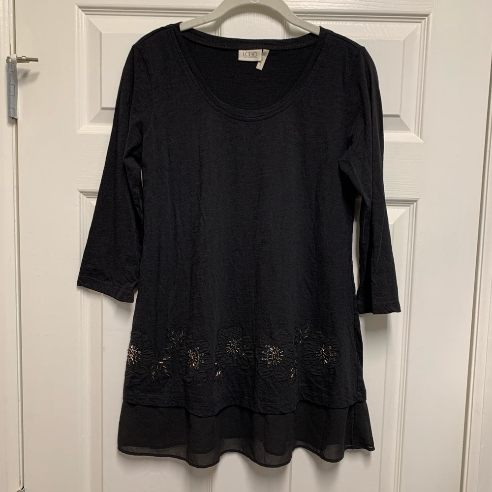 Black 3/4 Sleeve Tunic Top with Floral Pattern